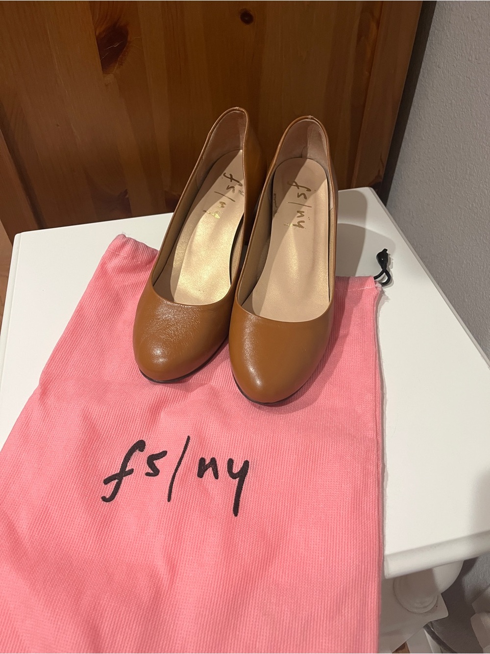 French Sole Trance pumps in cognac